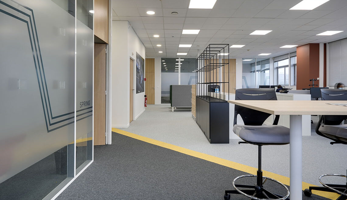 Aménagement Bureau Professionnel - Renault Retail Group – RRG