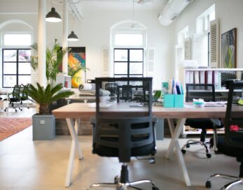 Retour au bureau : quels défis, 5 ans après la pandémie ?